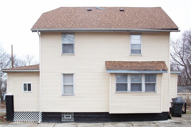 Building Photo - 1093 Wilbur Ave