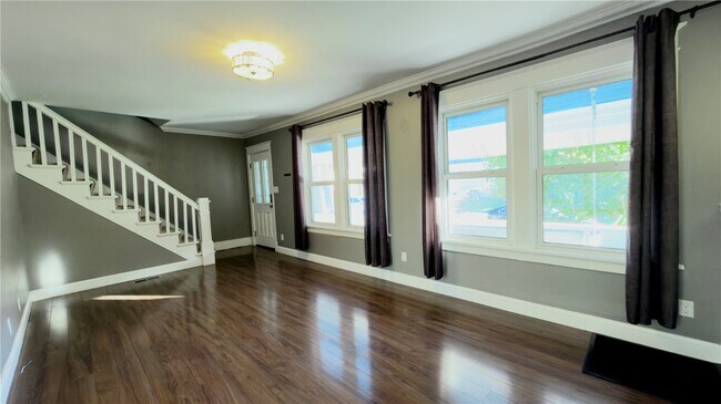 Building Photo - 6015 Elizabeth Ave