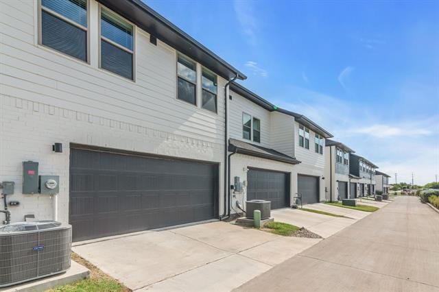 Building Photo - 7545 Reis Ln