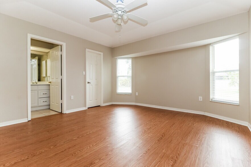 Building Photo - 239 Allworthy St