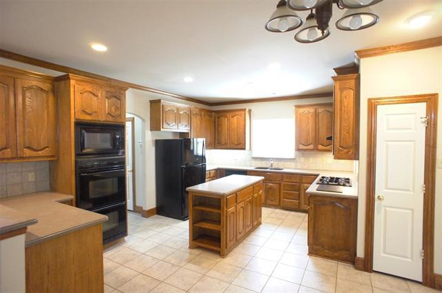 Building Photo - 6358 Llano Ave