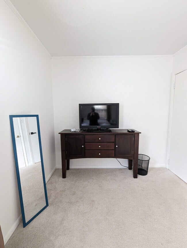 Building Photo - 1805 Bennett St