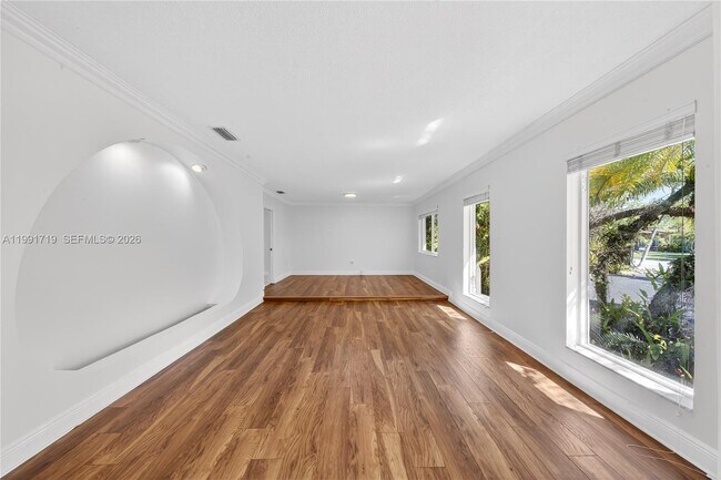 Building Photo - 10142 SW 79th Ave