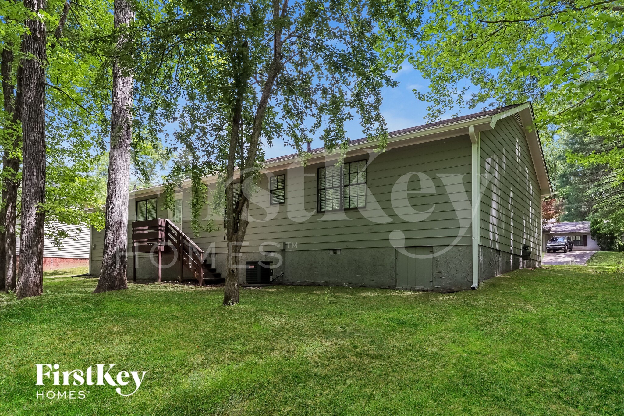 Building Photo - 1745 Tree Line Rd