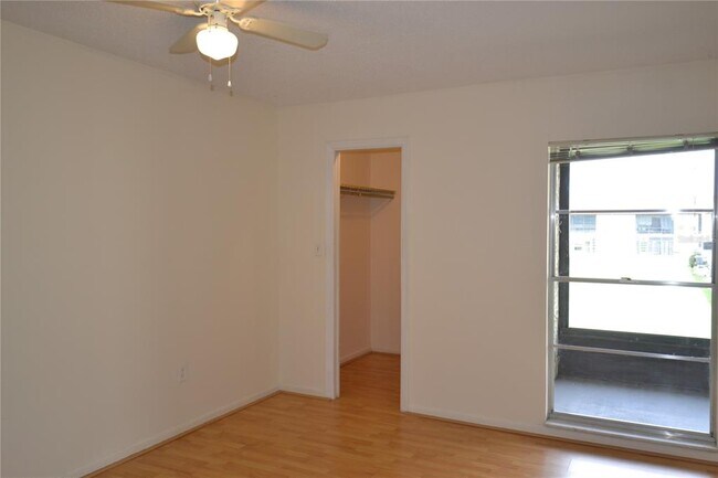 Building Photo - 5154 Turquoise Ln
