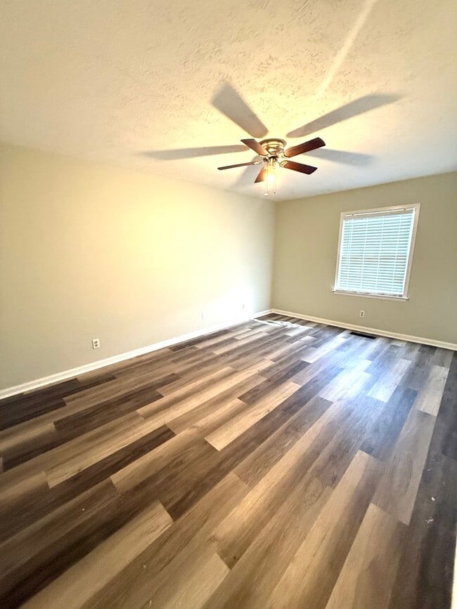 Building Photo - **3 Bed 2.5 Bath located off Vaughn Road ** Call 334-366-9198 to schedule a self tour