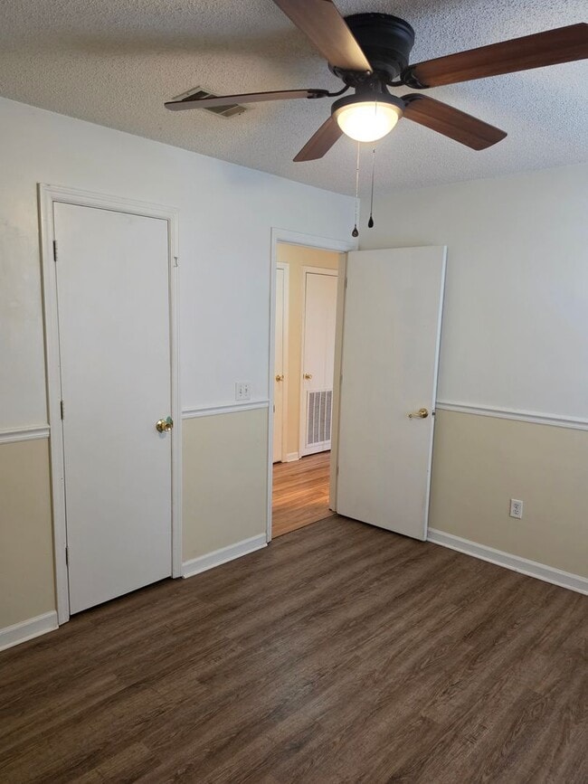 Building Photo - 620 Honey Ridge Ln
