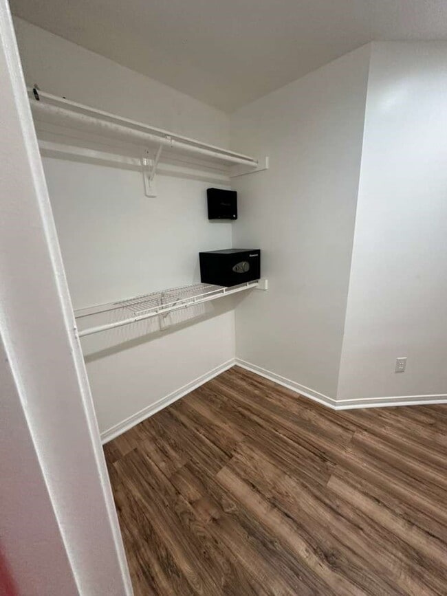 Building Photo - 5718 Straight Way