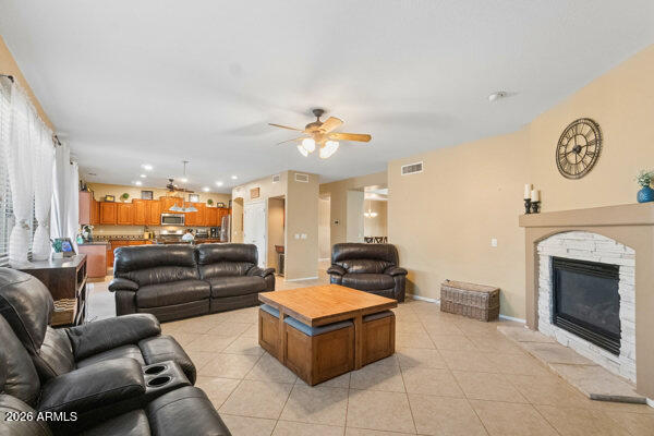 Building Photo - 8822 W Runion Dr