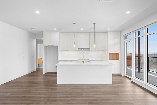 Building Photo - Wrap-Around Balcony Living - 2 Bedroom in ...