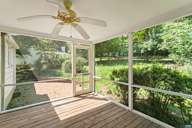 Building Photo - 1429 Gentry Ln