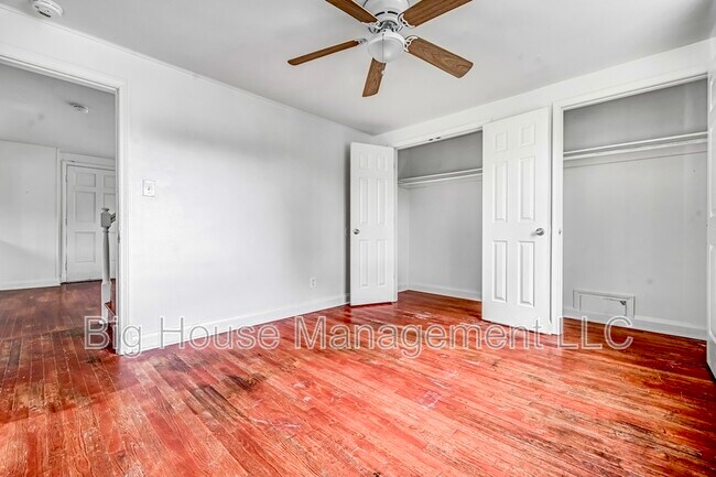 Building Photo - 1302 Hillsway Ct