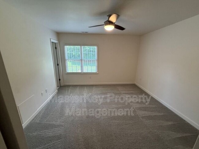 Building Photo - 5420 Goldenglow Way