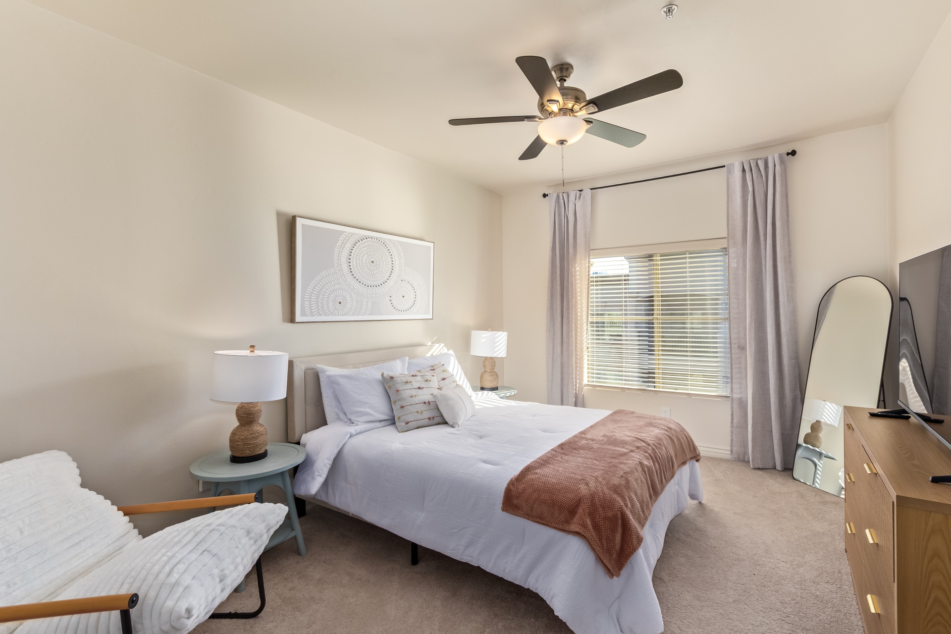 Building Photo - 5450 E Deer Valley Dr