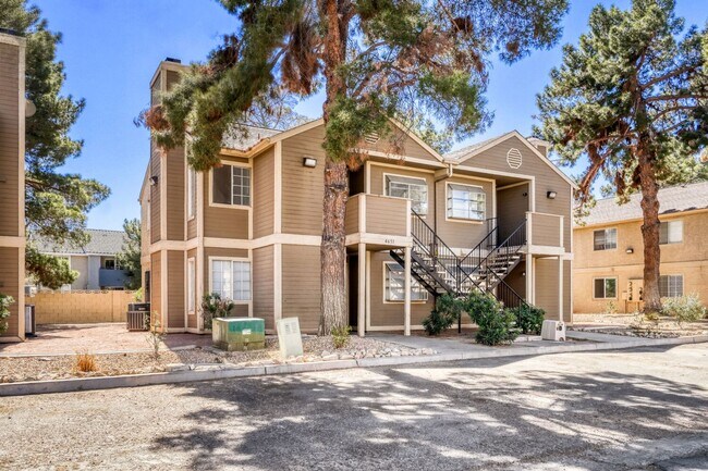 Building Photo - Move-In Ready 2-Bedroom with Cozy Fireplace!
