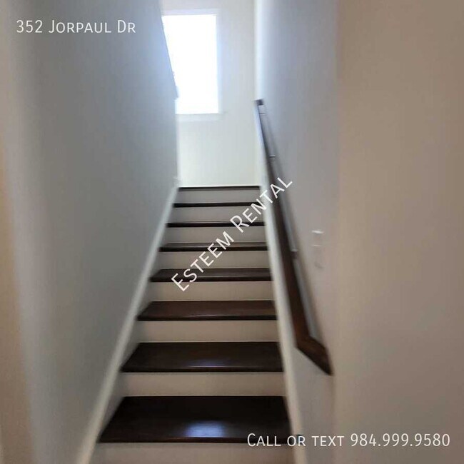 Building Photo - 352 Jorpaul Dr