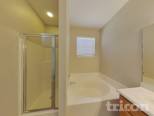 Building Photo - 502 Azalea Bloom Dr