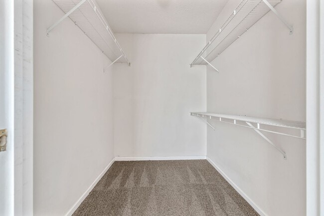 Building Photo - Destin Condo with Great Amenities