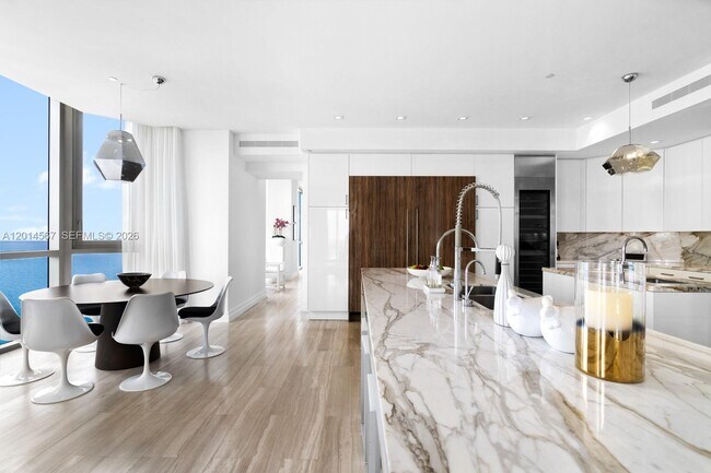 Building Photo - 17749 Collins Ave