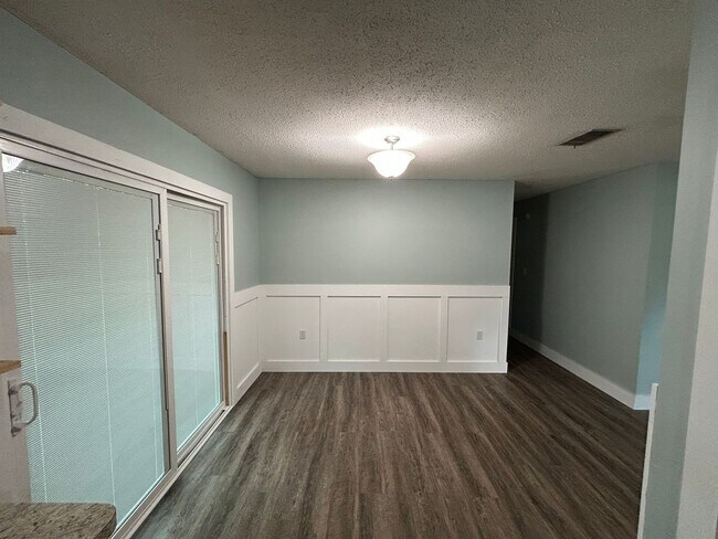 Building Photo - 13904 NW 142 Pl