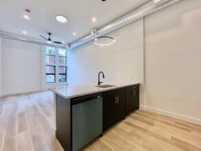 Building Photo - 375 Monmouth St