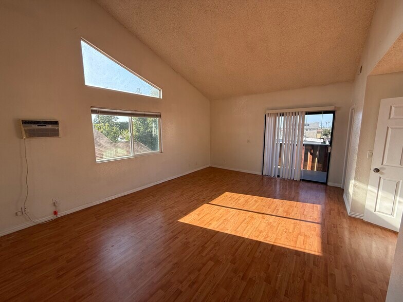 Building Photo - 7782 Newman Ave