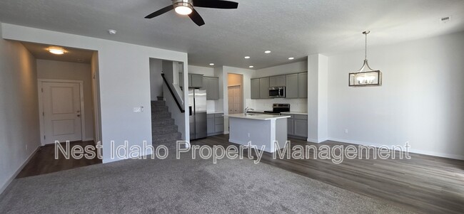 Building Photo - 4005 W Peak Cloud Dr