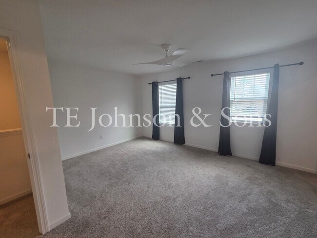 Building Photo - 223 Latrobe Ln