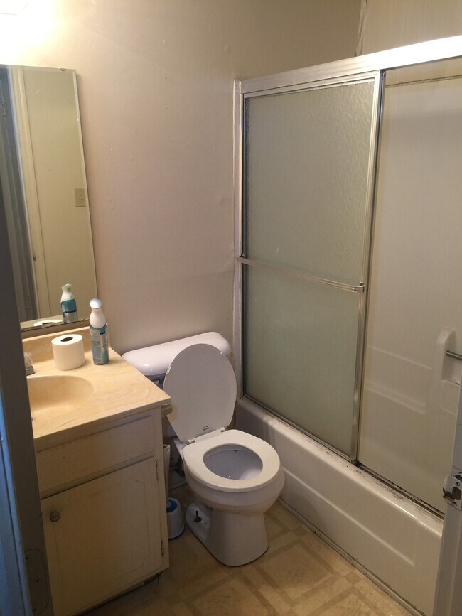 Building Photo - Robinwood Apartments