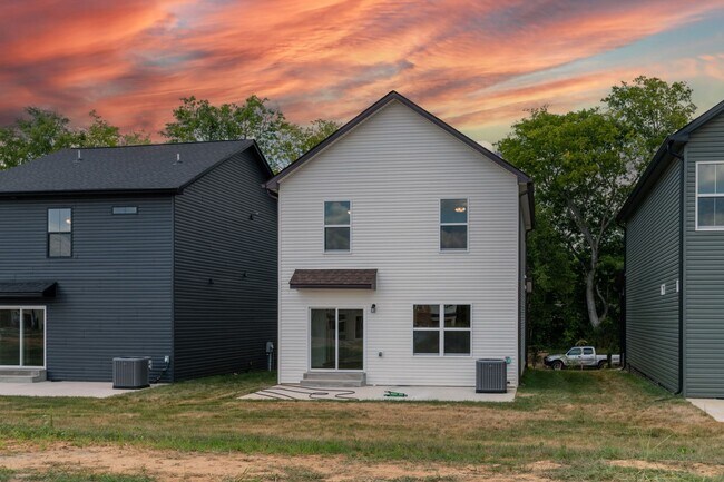 Building Photo - Contemporary 3-Bedroom Beauty with Walk-In Closet and Tile Shower Retreat