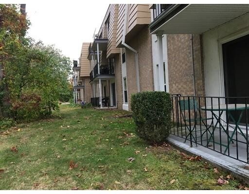 Building Photo - 23 Shadowbrook Ln