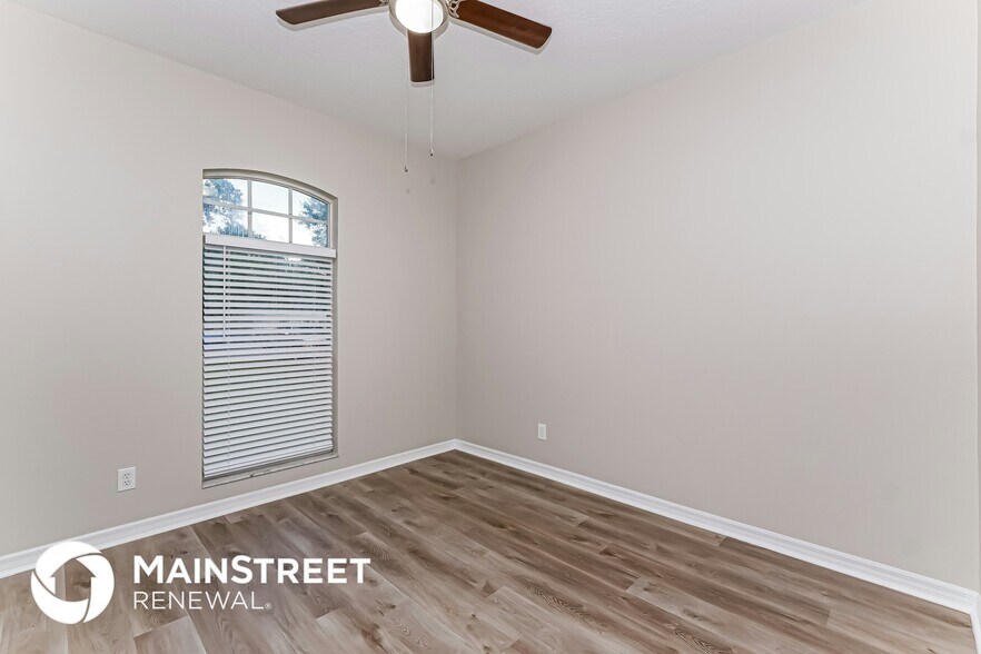 Building Photo - 2415 S 68th St