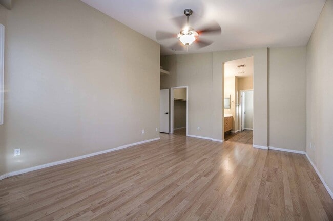 Building Photo - Stunning Single Story in Henderson