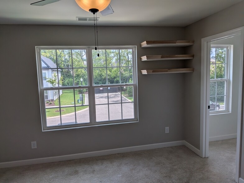 Building Photo - 534 Tappan Private Ln
