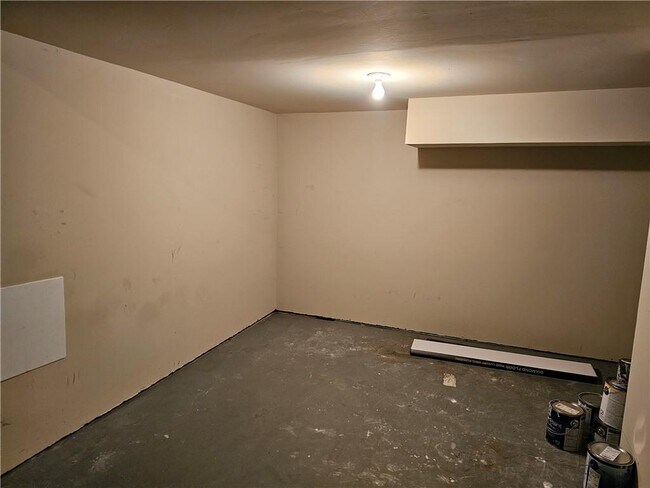 Building Photo - 1021 Thornborough Dr