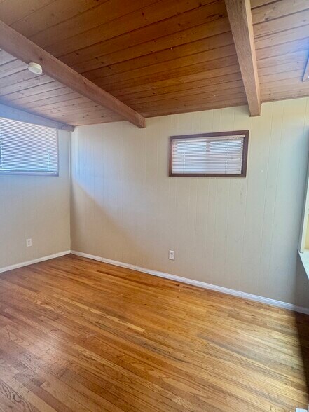Building Photo - 5027 Campanile Dr