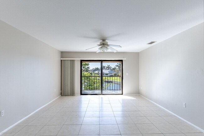 Building Photo - WATERFRONT- 2-BEDROOMS, 2-BATH- PUNTA GORD...