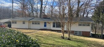 Building Photo - 3300 Decker Pl