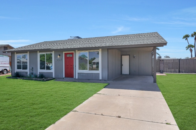 Building Photo - 2701 E Villa Rita Dr