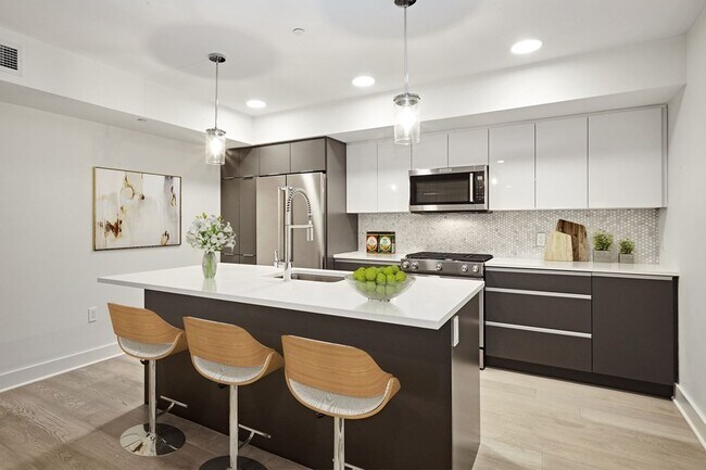 Building Photo - 85 Willow Ct