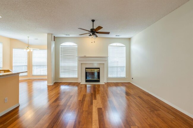 Building Photo - 1304 Pagewynne Dr