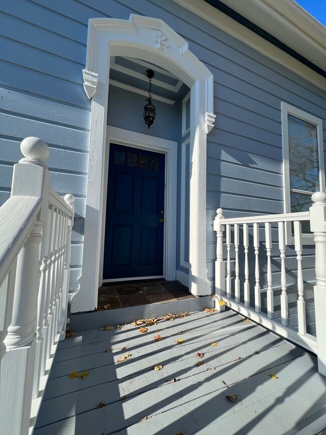 Building Photo - Downtown Benicia Remodeled Saltbox