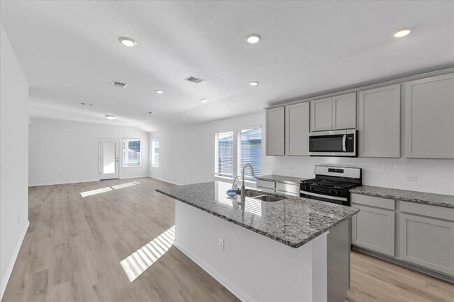 Building Photo - 5009 Hazelnut Ln