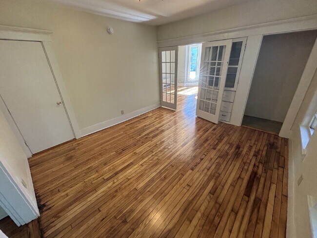 Building Photo - 20 Bodwell St