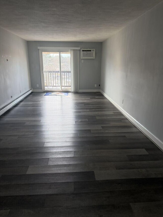 Building Photo - 210 Brook Village Rd