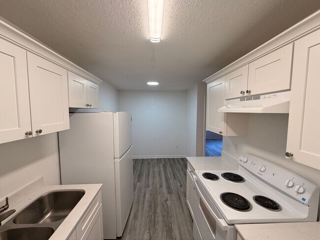 Building Photo - 109 Limoges St