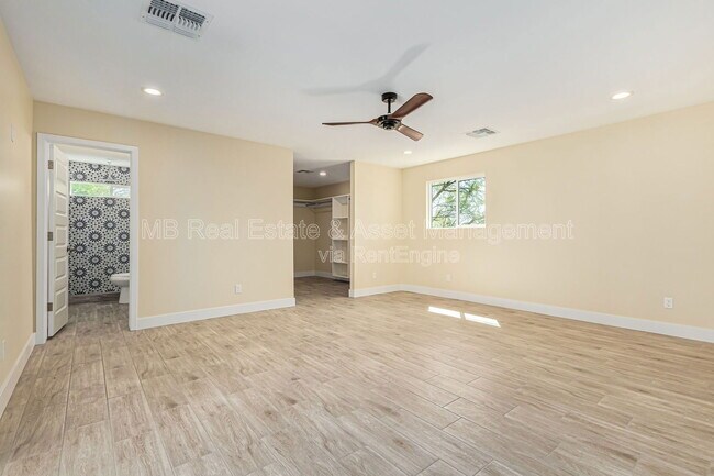 Building Photo - 413 E Southern Ave