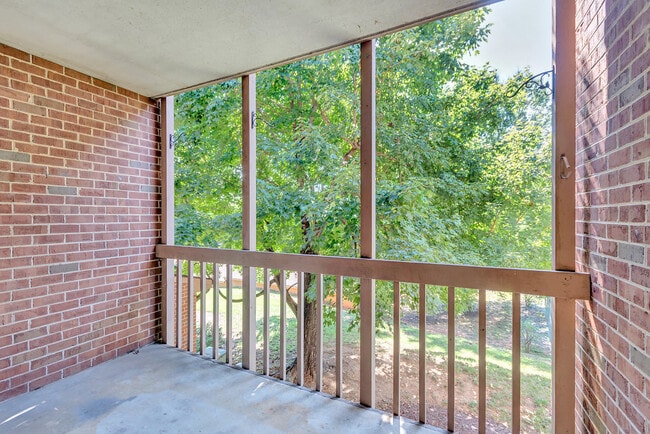 Building Photo - 134 Turtle Creek Rd #6