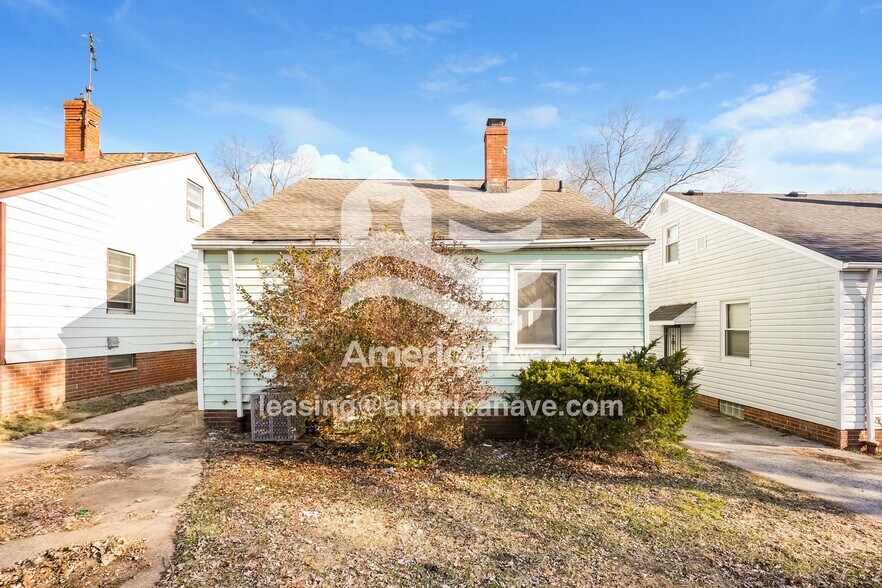 Building Photo - 4304 E 164th St