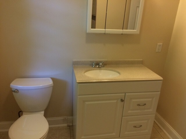 BATHROOM - 23 Earl St